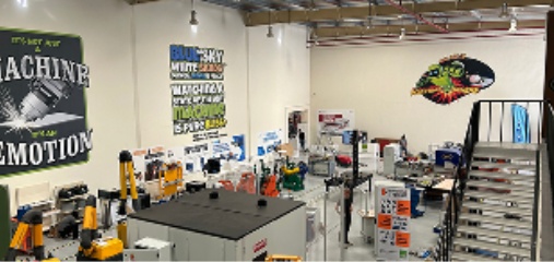 yesmachinery team member